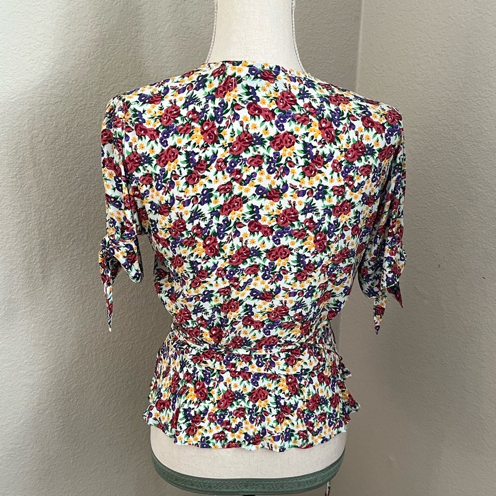 Faithful the Brand Lucy Floral Wrap Top Small NWOT - Picture 4 of 4